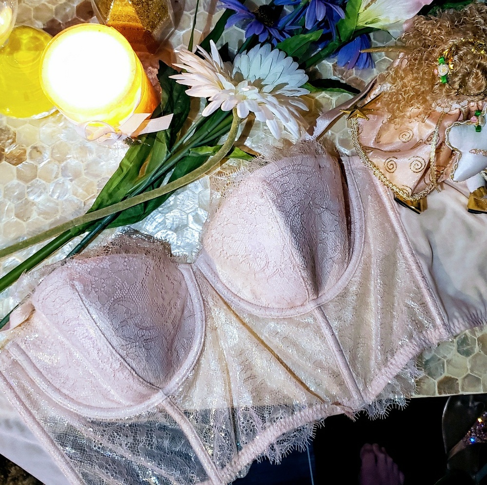 NWOT-Victoria's Secret Dream Angels bra 34E/DD